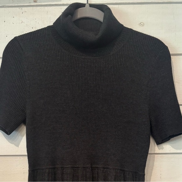 Calvin Klein Gray Turtleneck Short Sleeve Midi Dress in size medium - Picture 6 of 13